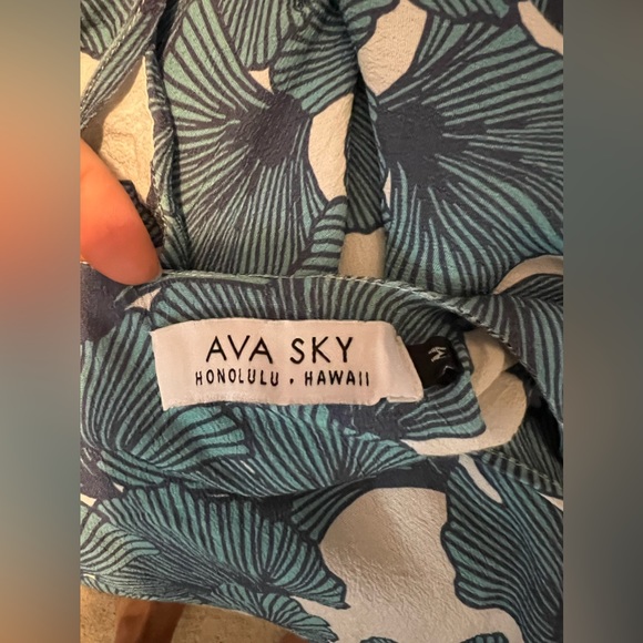 Ava Sky top - Picture 3 of 3